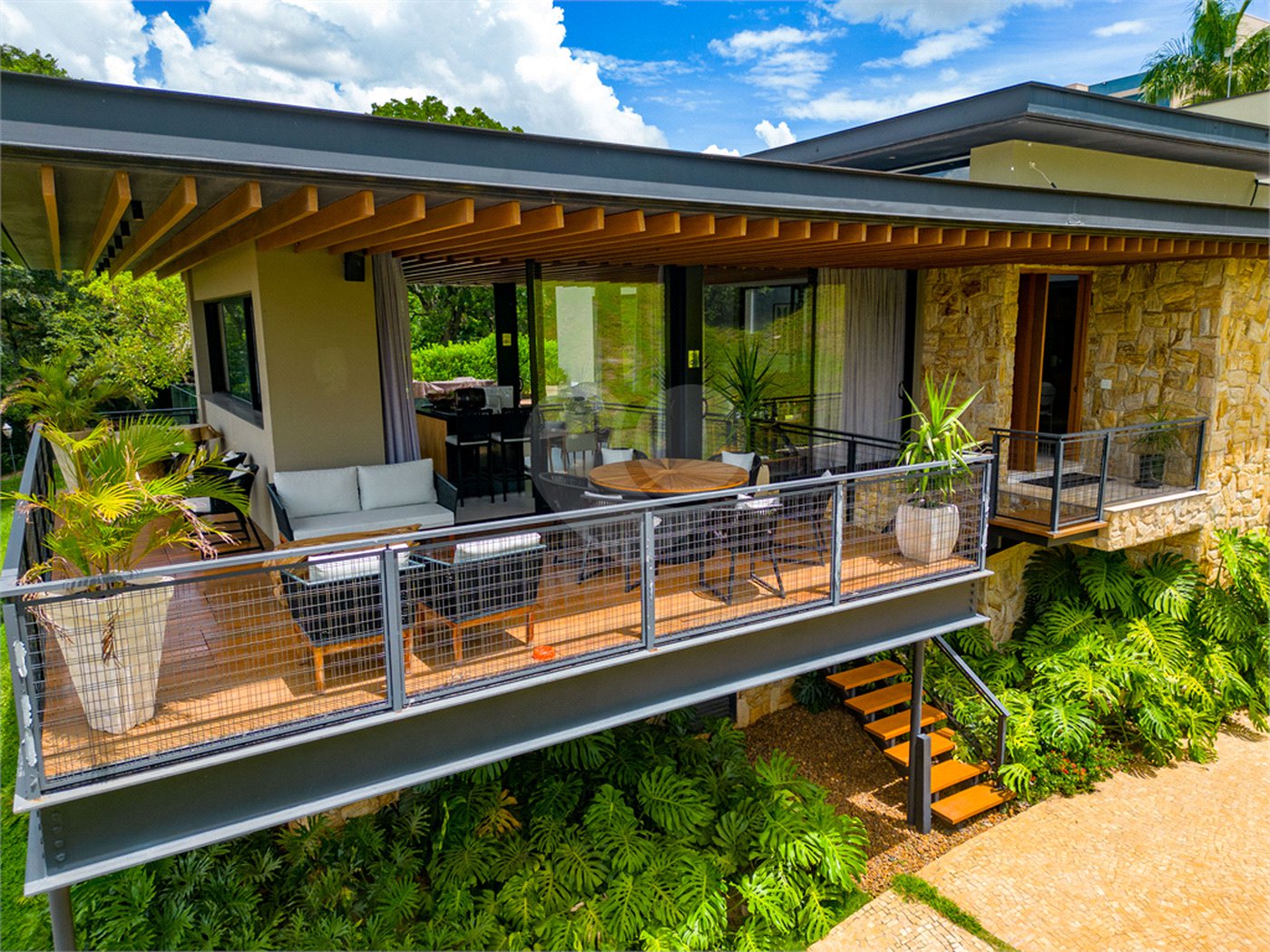 Casa à venda com 5 suítes no condomínio Plaza Athenee, Itu - SP