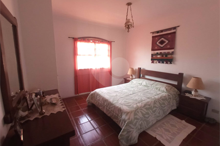 Casa à venda com 4 quartos, sendo 1 suíte, no condomínio Alpes da Cantareira, Mairiporã - SP