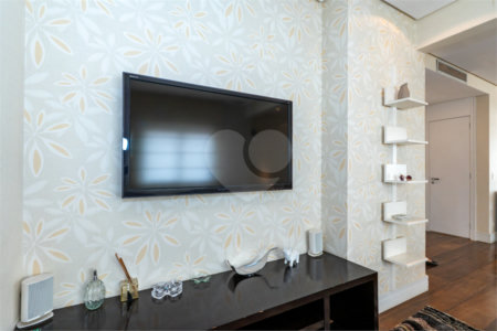 Apartamento à venda com 3 suítes em Vila Nova Conceição, São Paulo, SP