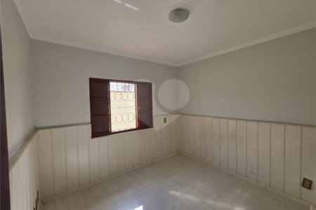 Casa à venda com 4 quartos, sendo 2 suítes,  em Vila Espírito Santo, Sorocaba, SP