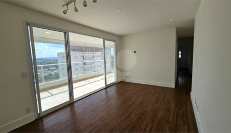 Apartamento à venda ou para alugar com 3 quartos, sendo 2 suítes,  em Vila Anastácio, São Paulo, SP