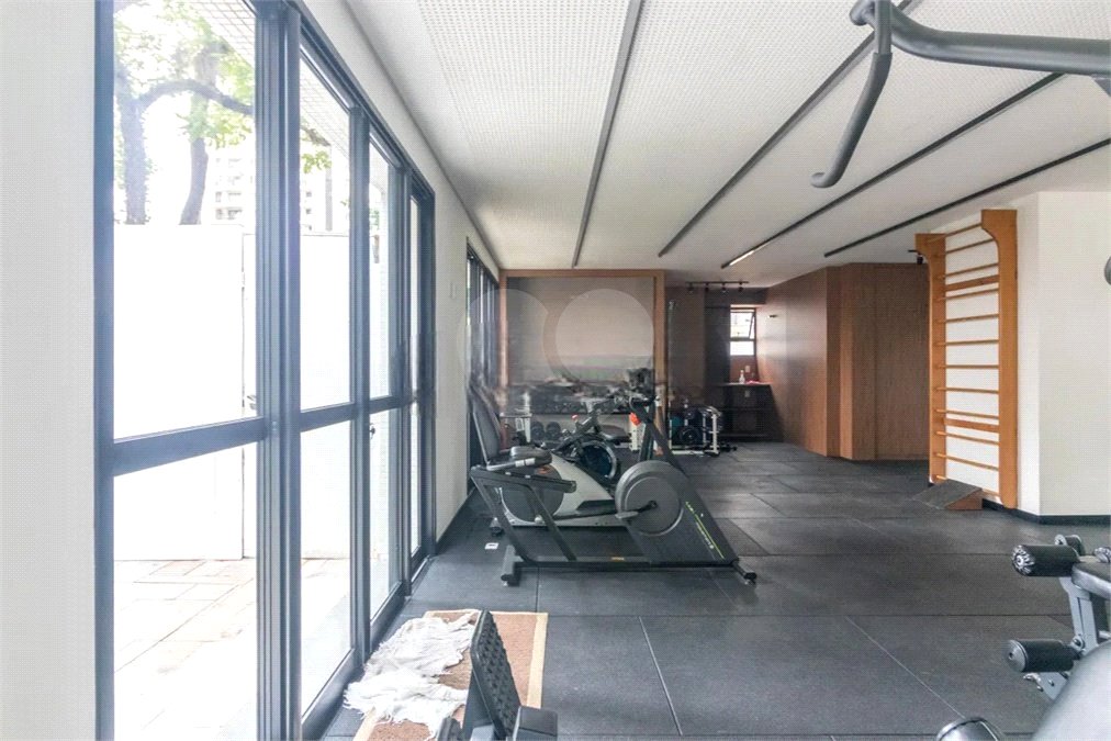 Apartamento à venda com 3 quartos, sendo 2 suítes, em Moema, São Paulo, SP