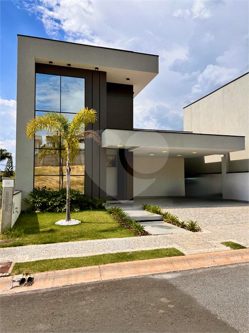 Casa à venda com 3 suítes no condomínio Residencial Mont'alcino, Valinhos - SP