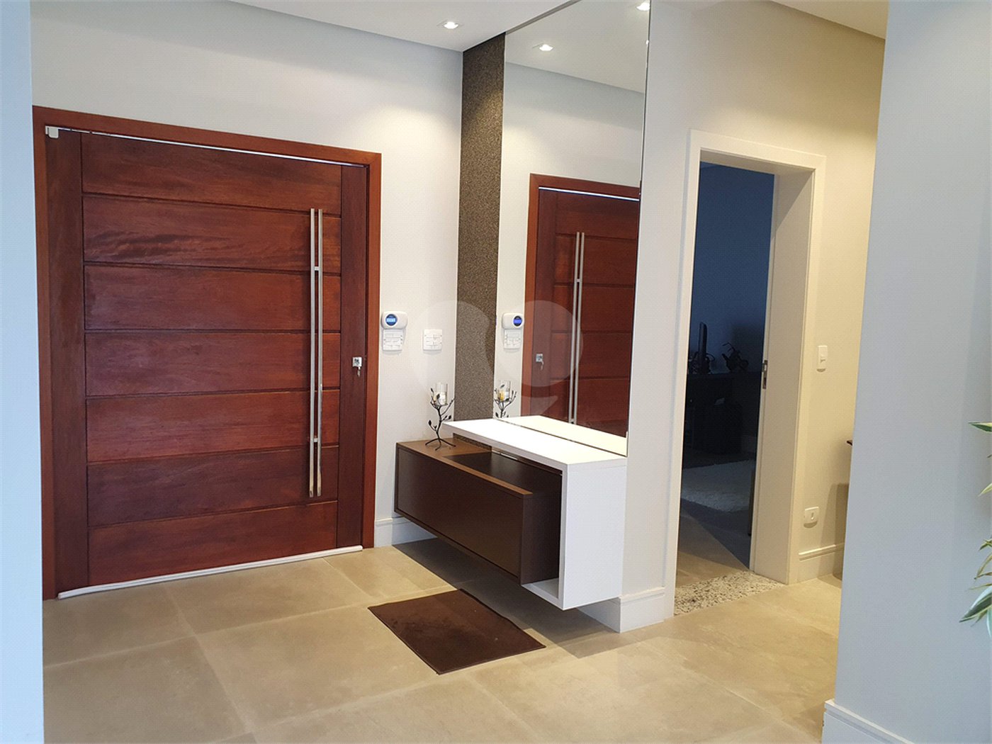 Casa à venda com 4 suítes no condomínio Residencial Jaguary, São José dos Campos - SP