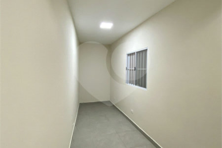 Casa à venda com 3 quartos, sendo 1 suíte, no condomínio Ana Carolina, São Paulo - SP