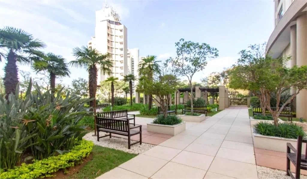 Apartamento à venda com 3 suítes em Paraíso do Morumbi, São Paulo, SP