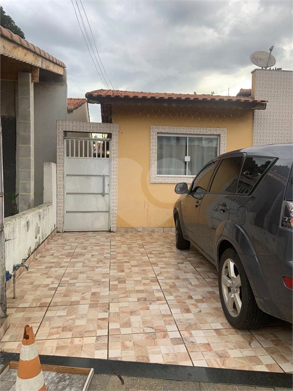 Casa em condomínio à venda com 2 quartos, sendo 1 suíte,  em Conjunto Bom Pastor, Mogi das Cruzes, SP