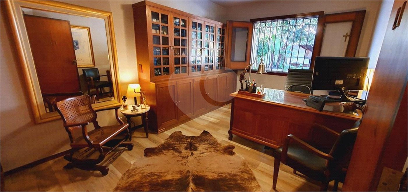 Casa à venda com 5 suítes em Jardim Leonor, São Paulo, SP