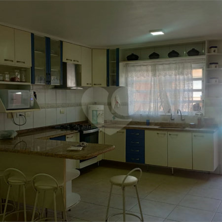 Sobrado à venda com 4 quartos, sendo 1 suíte, em Interlagos, São Paulo, SP