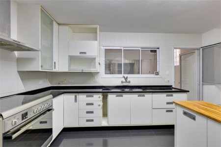 Sobrado à venda com 4 quartos, sendo 3 suítes, em Campo Belo, São Paulo, SP