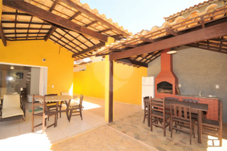Casa à venda ou para alugar com 4 suítes em Ferradura, Armação dos Búzios, RJ
