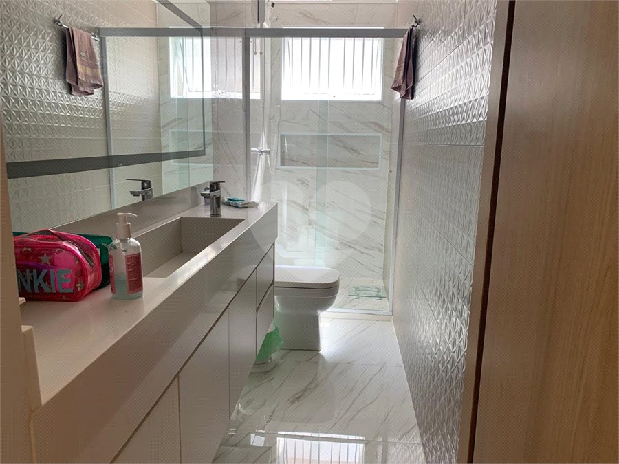 Sobrado à venda com 4 quartos, sendo 3 suítes, em Imirim, São Paulo, SP