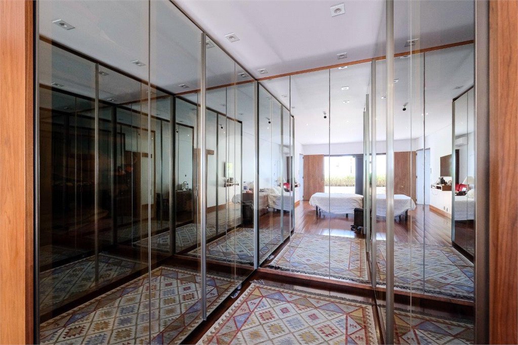 Apartamento à venda com 4 quartos, sendo 1 suíte, em Jardim América, São Paulo, SP