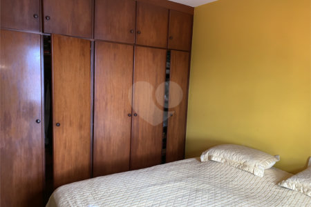 Casa à venda com 4 quartos, sendo 3 suítes, em Jardim das Vertentes, São Paulo, SP