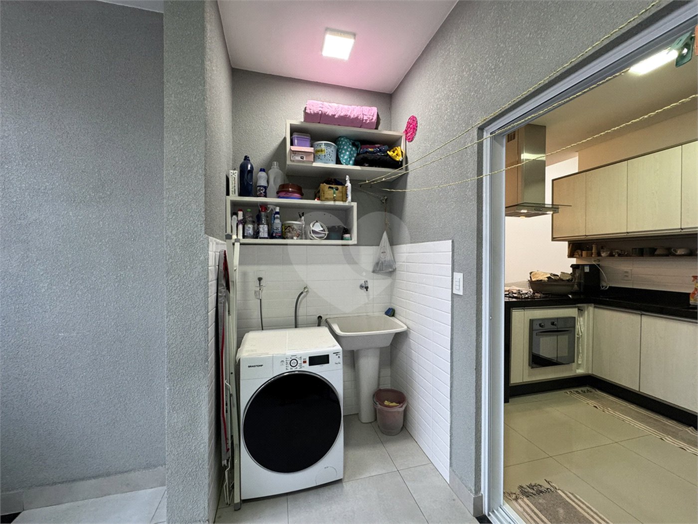 Casa à venda com 3 quartos, sendo 1 suíte, no condomínio Jardim Guarujá, Salto - SP