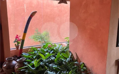 Casa à venda ou para alugar com 4 quartos, sendo 3 suítes,  em Jardim Leonor, São Paulo, SP