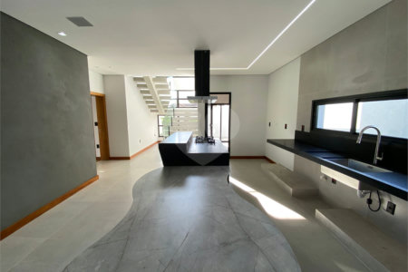 Casa à Venda no Condomínio Damha II