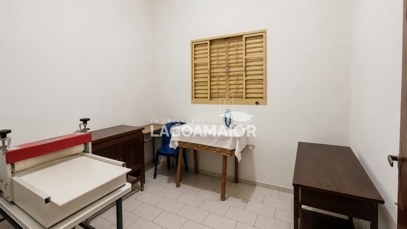Casa à venda com 4 quartos em Nossa Senhora Aparecida, Três Lagoas - MS