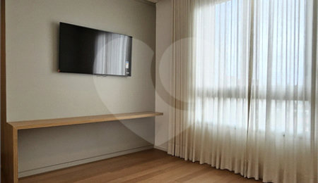 Apartamento à venda com 3 suítes em Vila Nova Conceição, São Paulo, SP