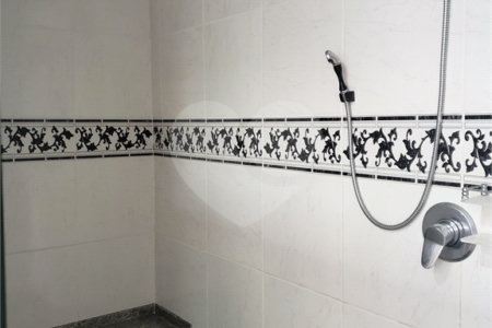 Casa à venda com 4 quartos, sendo 1 suíte,  em Vila Oliveira, Mogi das Cruzes, SP