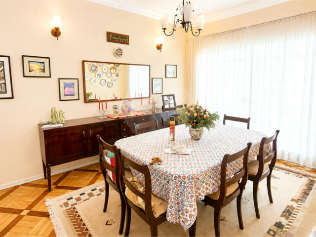 Casa à venda com 3 quartos, sendo 1 suíte,  em Granja Julieta, São Paulo, SP