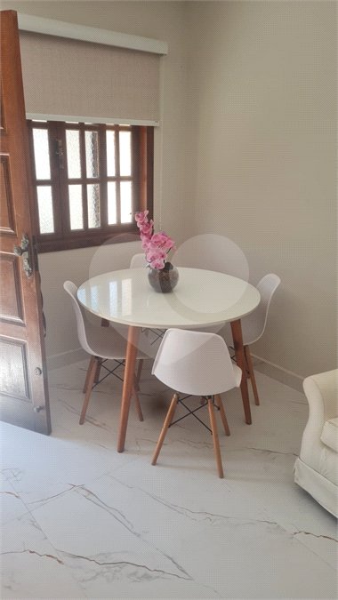 Casa em condomínio à venda com 2 quartos, sendo 1 suíte,  em Ogiva, Cabo Frio, RJ