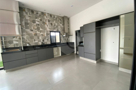 Casa à venda com 3 suítes no condomínio Portal das Tipuanas, Araraquara - SP