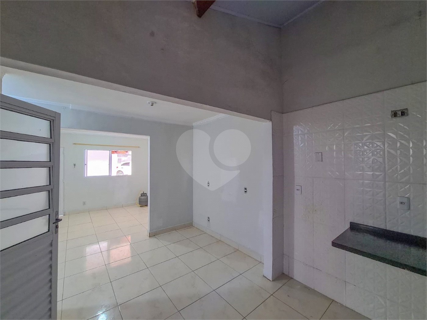 Sobrado à venda com 2 quartos no Centro, Pinhalzinho, SP