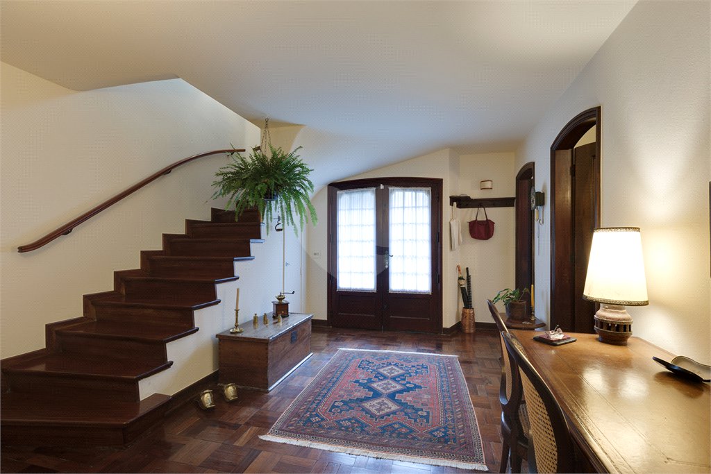 Casa à venda com 4 quartos, sendo 1 suíte, em Alto da Boa Vista, São Paulo, SP