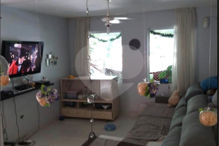 Casa à venda com 3 suítes em Vila Emir, São Paulo, SP