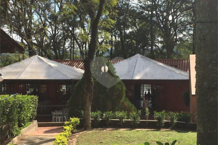 Casa à venda com 6 quartos, sendo 4 suítes, no condomínio São Joaquim, Vinhedo - SP