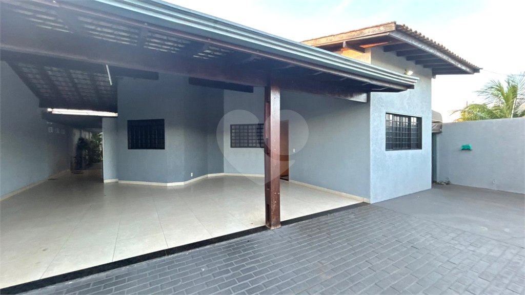 Casa à venda com 3 quartos, sendo 1 suíte,  em Ipê, Três Lagoas, MS