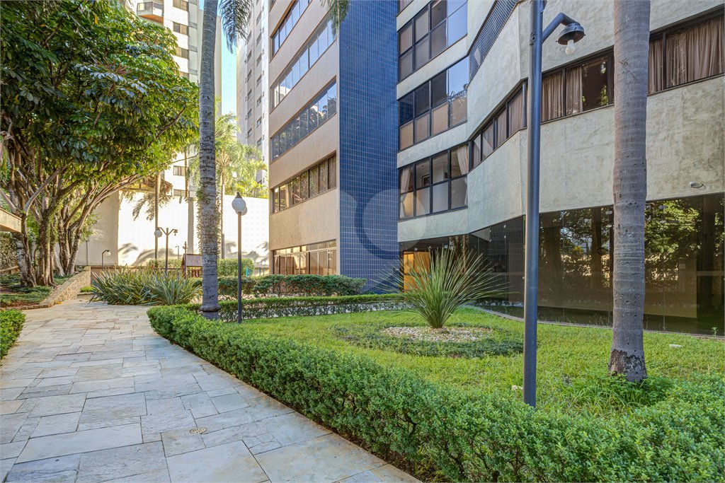 Apartamento à venda com 4 suítes em Moema, São Paulo, SP