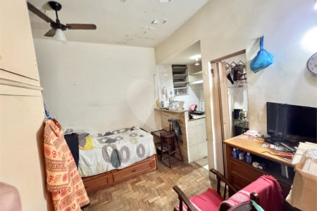 Kitnet à venda com 1 quarto em Catete, Rio de Janeiro, RJ