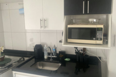 Apartamento aconchegante com 2 dormitórios, sendo 1 suíte, ao lado do Shopping Raposo!