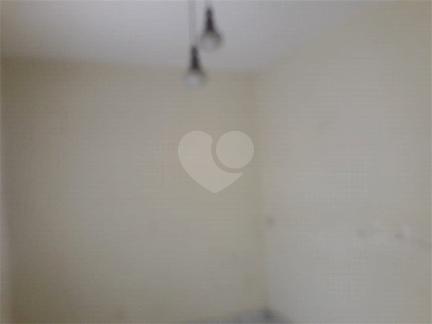 Casa Térrea à venda com 4 quartos, sendo 1 suíte, em Vila Constança, São Paulo, SP