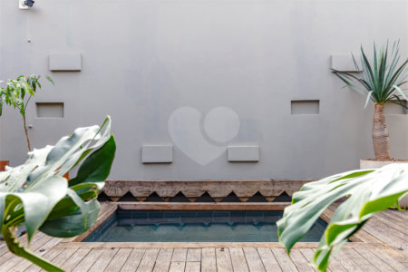 Casa à venda com 6 quartos, sendo 2 suítes,  em Santo Amaro, São Paulo, SP