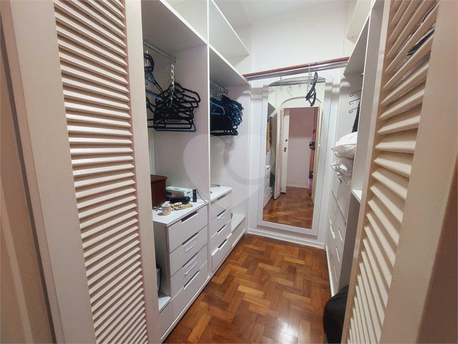 Apartamento à venda com 3 quartos, sendo 1 suíte,  em Jardim Paulista, São Paulo, SP