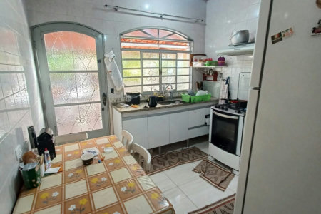Casa à venda com 3 quartos, sendo 1 suíte, no condomínio Cafezal VI, Itupeva - SP