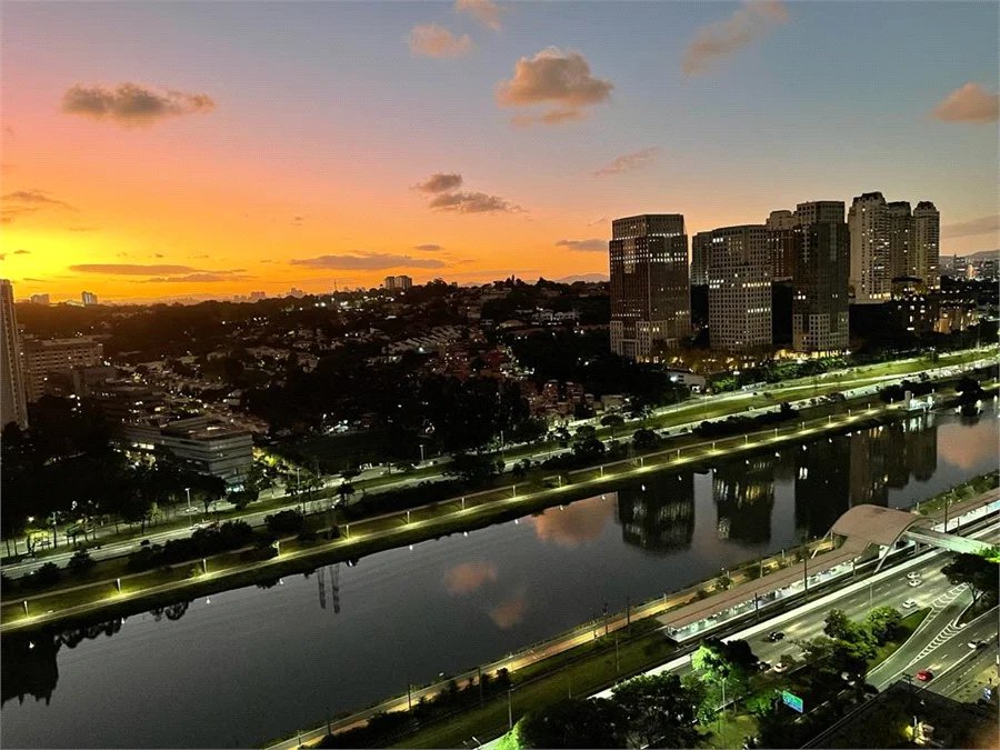 Apartamento à venda ou para alugar com 4 quartos, sendo 3 suítes, em Cidade Monções, São Paulo, SP