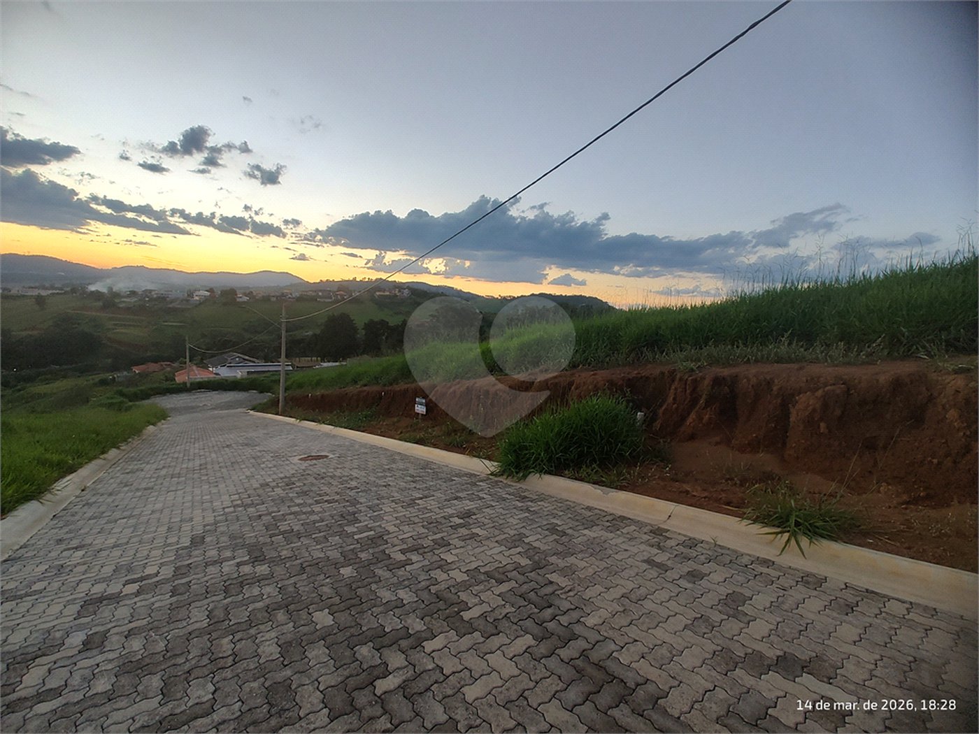 Terreno à venda no condomínio Paraíso da Montanha, Piracaia - SP
