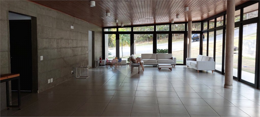 Casa à venda com 4 suítes no condomínio Itaporã, Atibaia - SP
