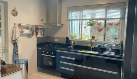 Casa à venda com 2 suítes no condomínio Cotia, Cotia - SP
