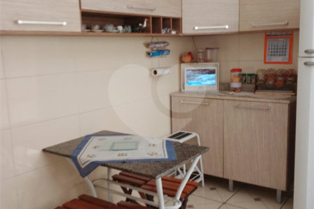 Sobrado à venda com 4 quartos, sendo 1 suíte, em Jardim Marisa, São Paulo, SP