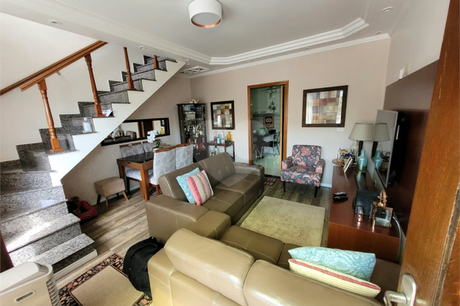 Sobrado à venda com 2 quartos em Vila Nivi, São Paulo, SP