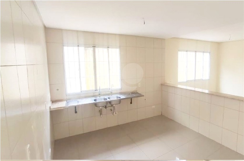 Sobrado à venda com 3 quartos, sendo 1 suíte,  em Cidade São Francisco, São Paulo, SP