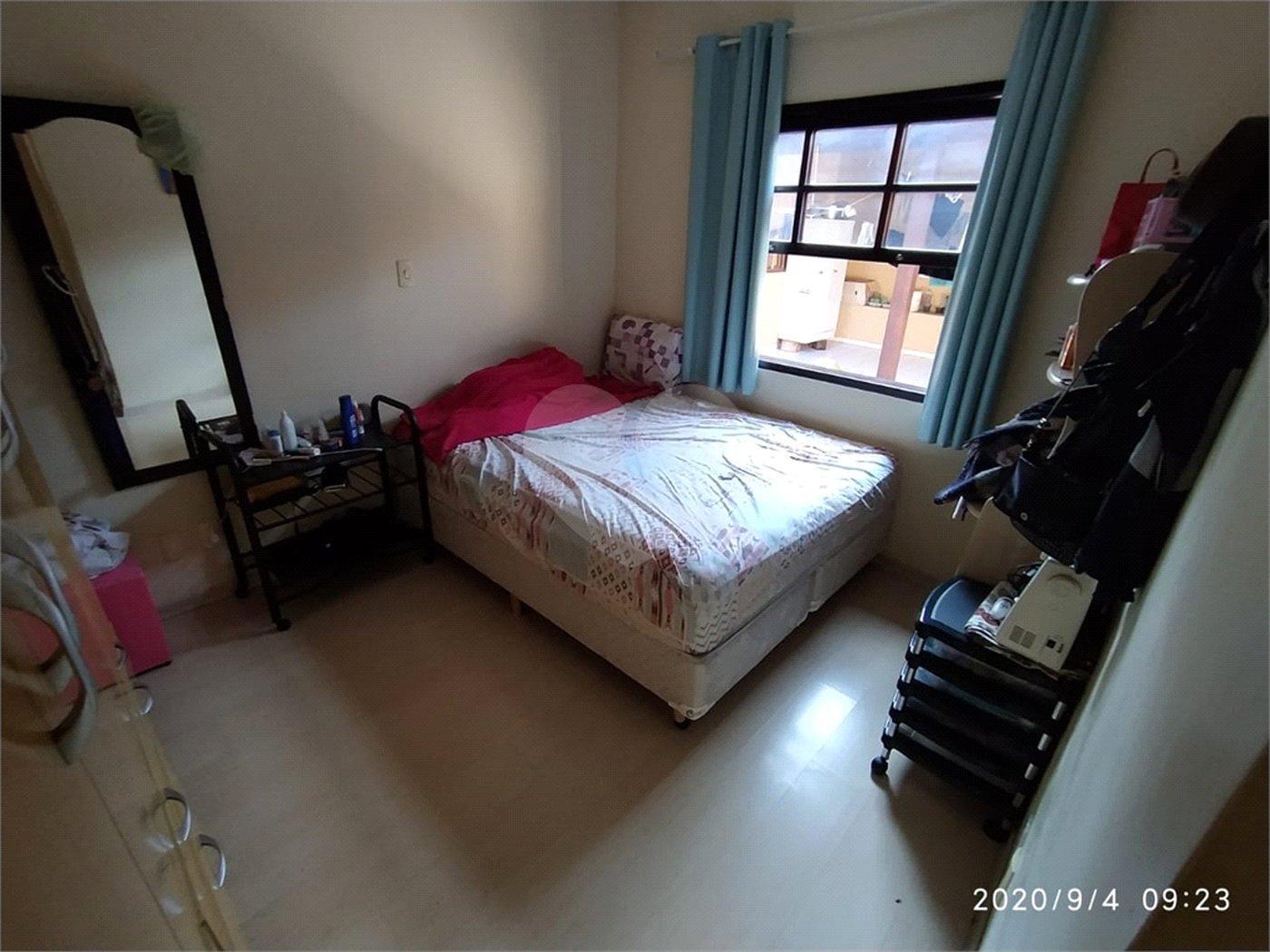 Casa à venda com 3 quartos, sendo 1 suíte,  no condomínio Sibelyus, Mogi das Cruzes - SP