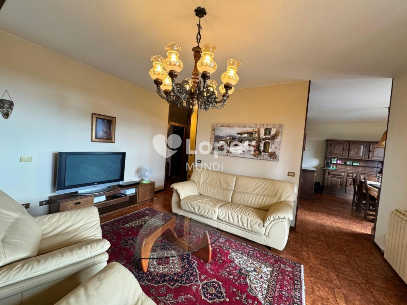 Casa multifamiliar à venda em Verona, Itália – 3 unidades e 12.000 m²