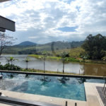 Casa à venda com 3 suítes no condomínio Figueira Garden, Atibaia - SP