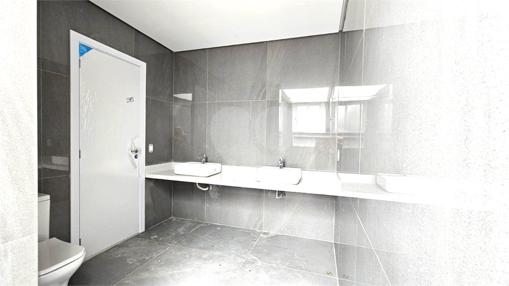 Casa à venda com 4 suítes no condomínio Vila Arese, São Paulo - SP